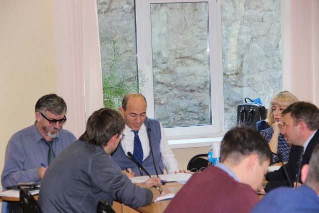 Глава Примтеплоэнерго Фёдор Ярошевич провёл рабочую встречу с вице-губернатором Приморья Гагиком Захаряном
