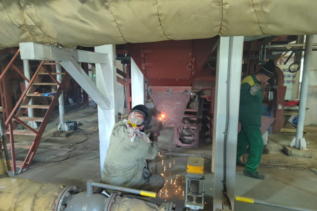 Примтеплоэнерго проводит пусконаладочные работы на новой угольной котельной в поселке Липовцы (4).jpg